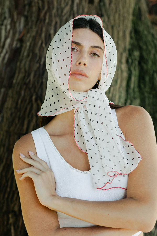 Lina Scarf